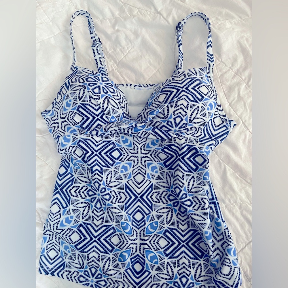Croft&Barrow Tankini Swimsuit Top NWOT Never worn Size 8